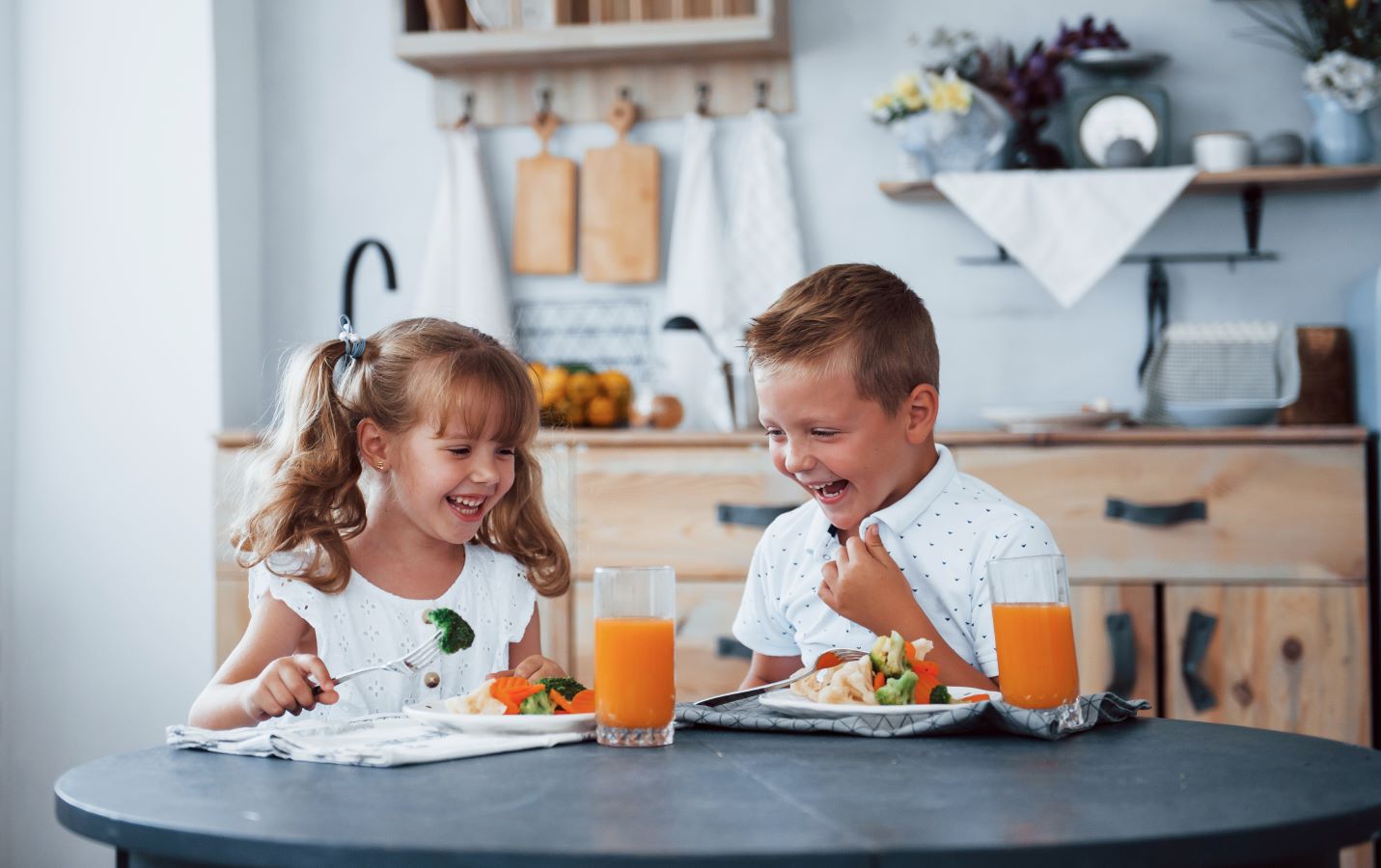 Kids enjoying a healthy meal