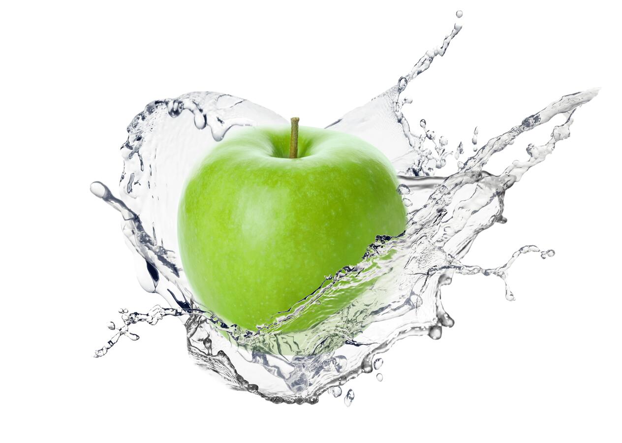 Apple splashing through water