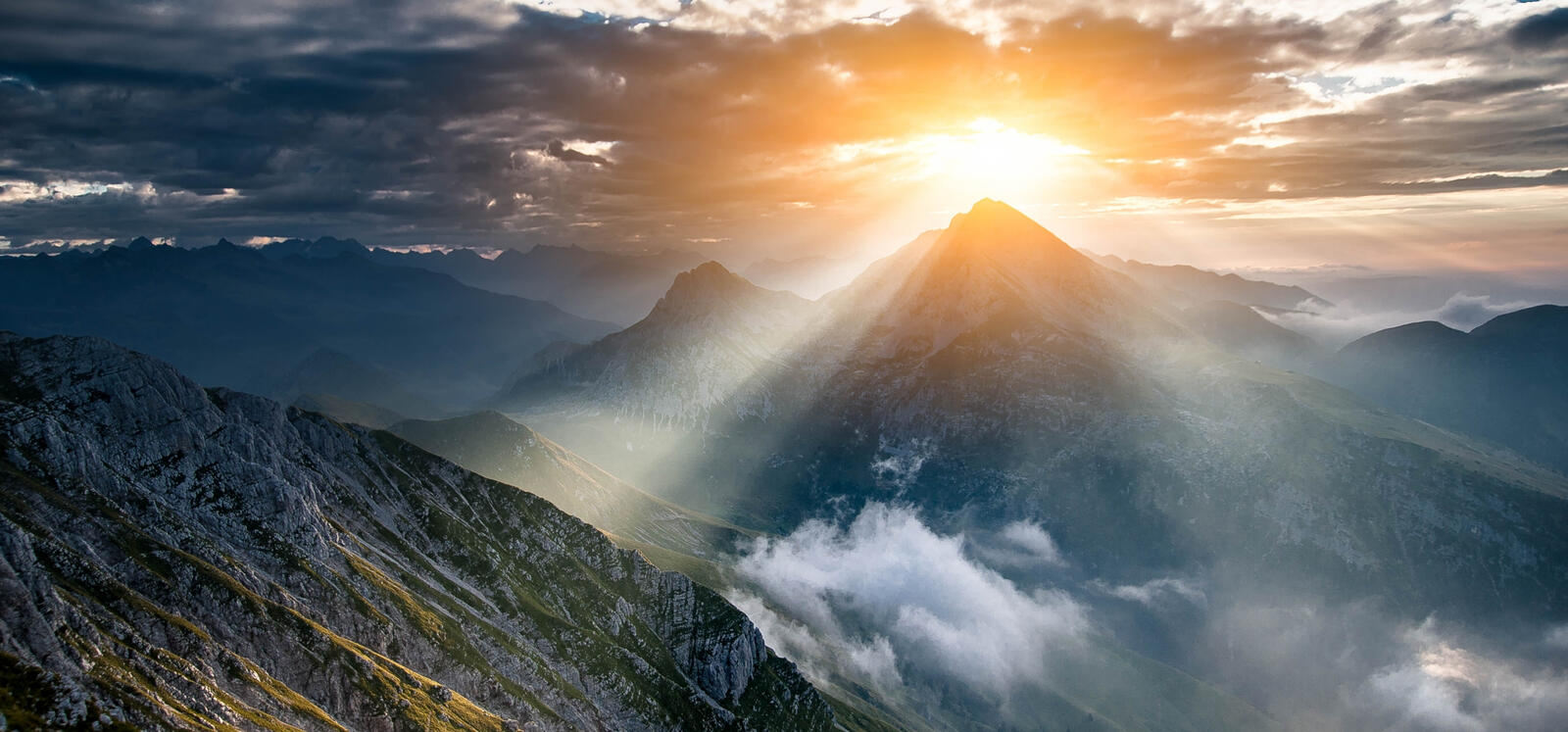 Sun rise over the mountains