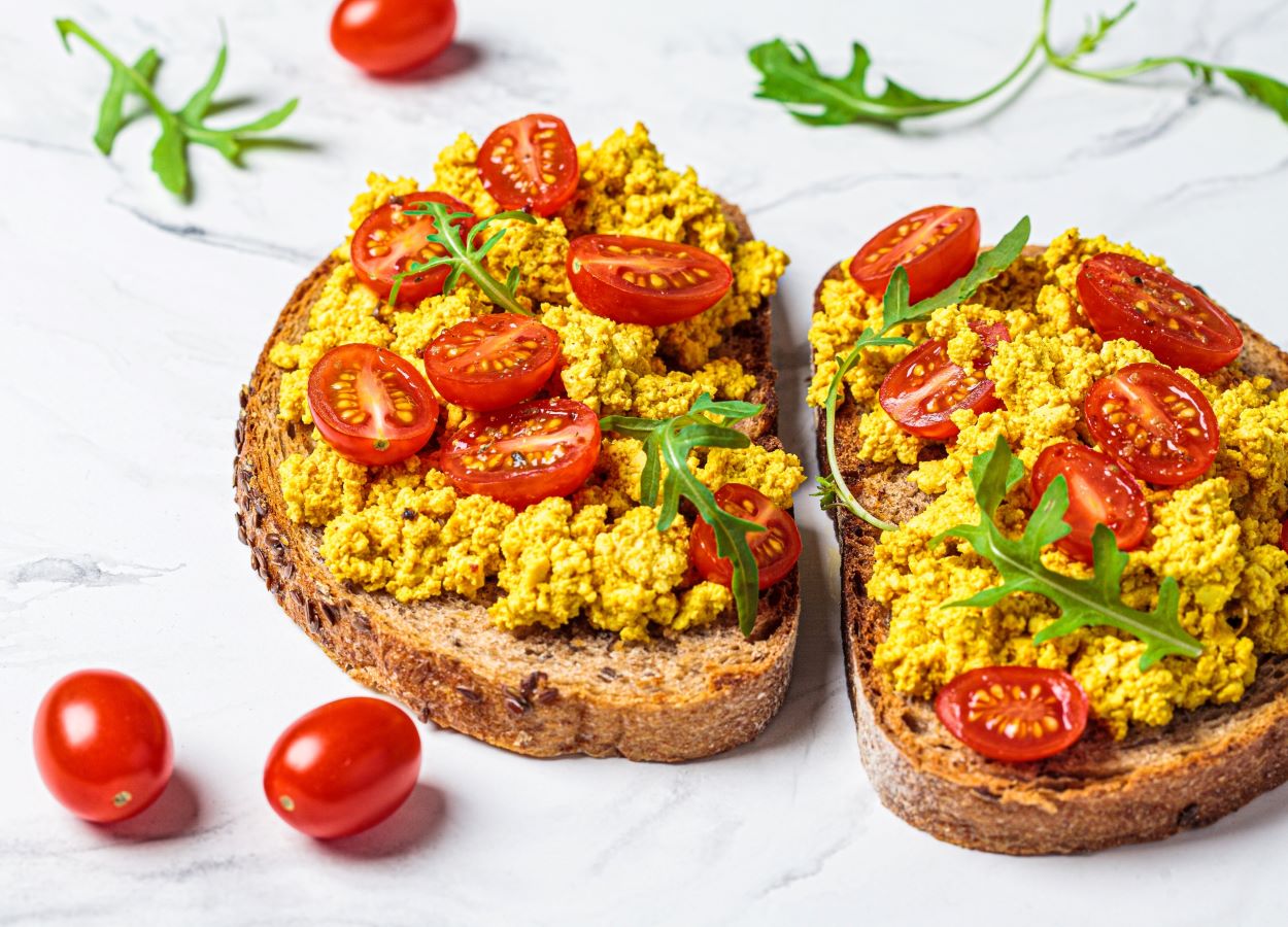 Southwestern-Style Tofu Breakfast Scramble