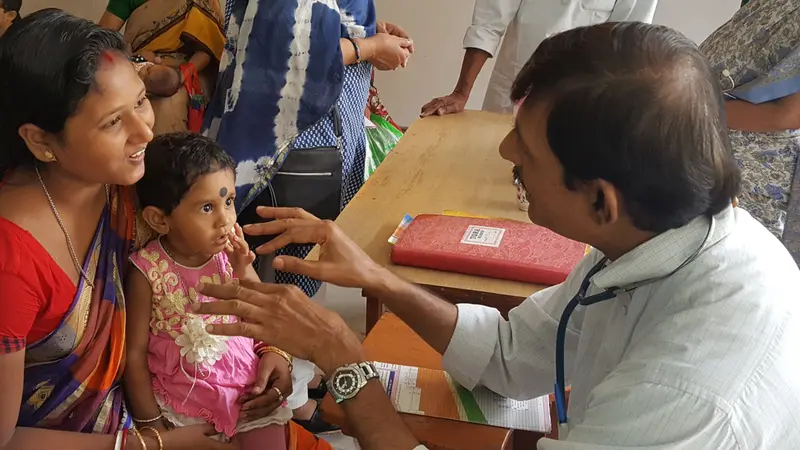 girl child came for treatment in the hospital 