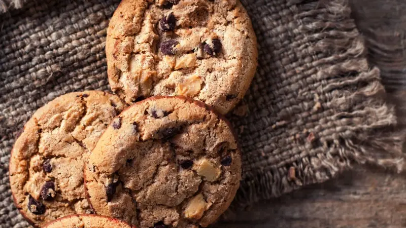 Chewy Chocolate Chip Almond Cookies