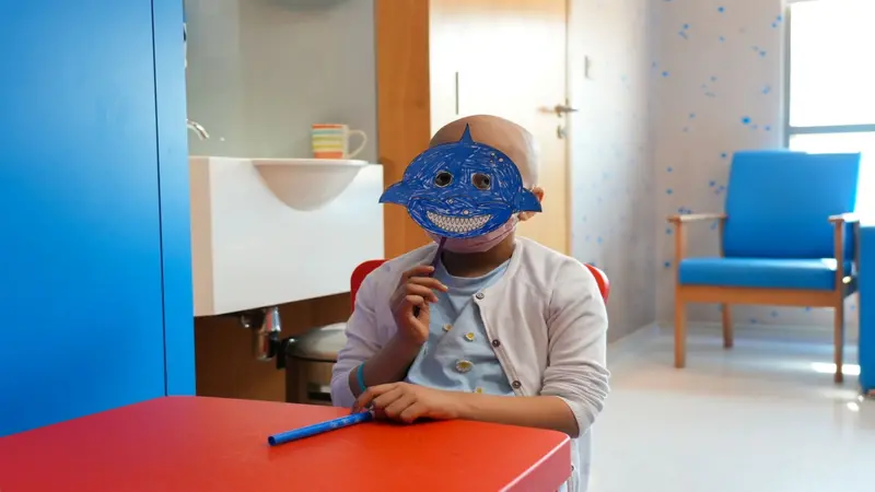 There's a way to make wearing the mask more fun and colorful! Some kids like to decorate their masks with art. There's a way to make wearing the mask more fun and colorful! Some kids like to decorate their masks with art.