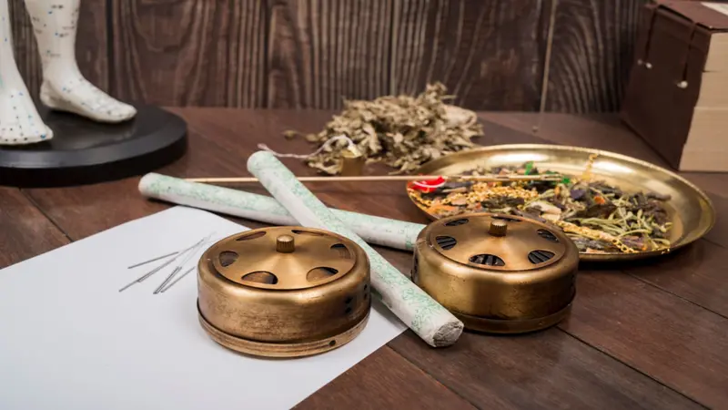 Moxibustion, traditional Chinese medicine, traditional Chinese doctor work scene Moxibustion, traditional Chinese medicine, traditional Chinese doctor work scene