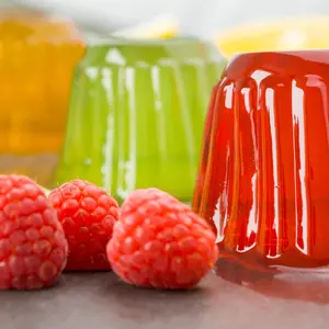 Delicious and refreshing gelatin of assorted fruits (lemon, raspberry, kiwi, banana and orange)