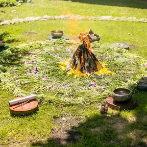 Setting for a friendship fire Setting for a friendship fire